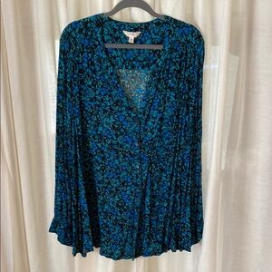 Blue and Black Pleated Long Sleeve Blouse
